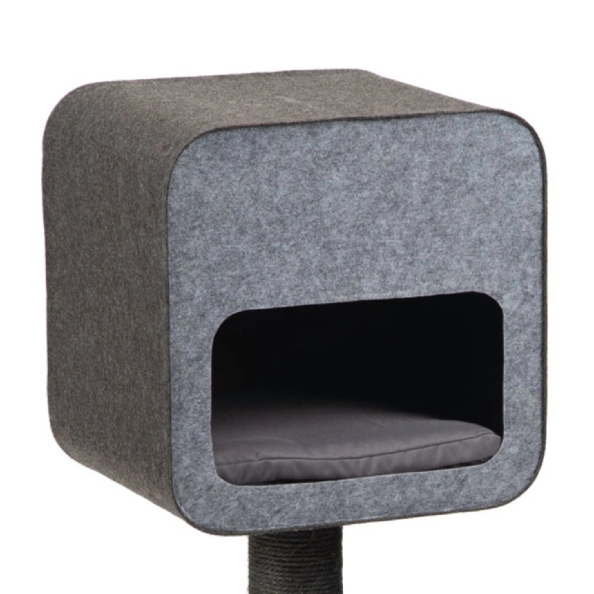 Nahaufnahme Moderner grauer Kratzbaum mit Filzverkleidung, Liegefläche und Höhle, ideal zum Schlafen, Klettern und Krallenwetzen.