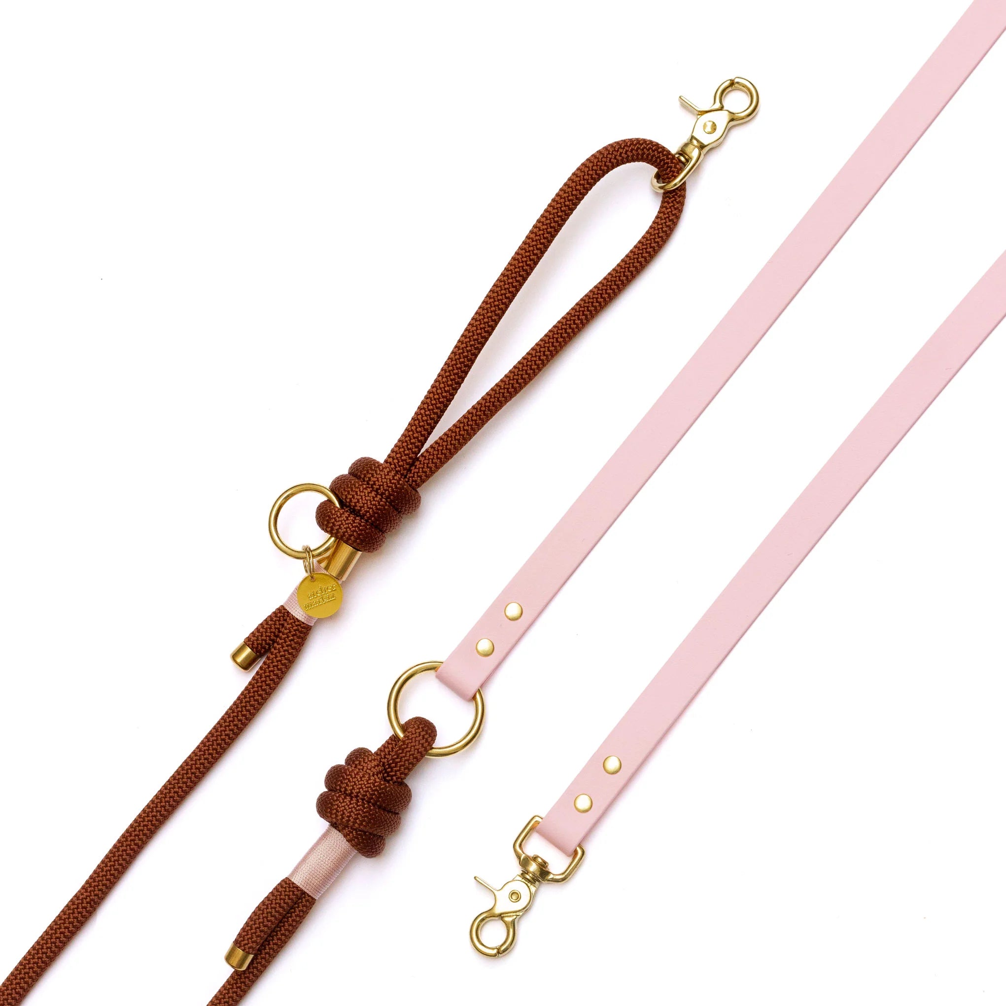 Detail goldene Messingbeschläge – hochwertige Verarbeitung in rosa.