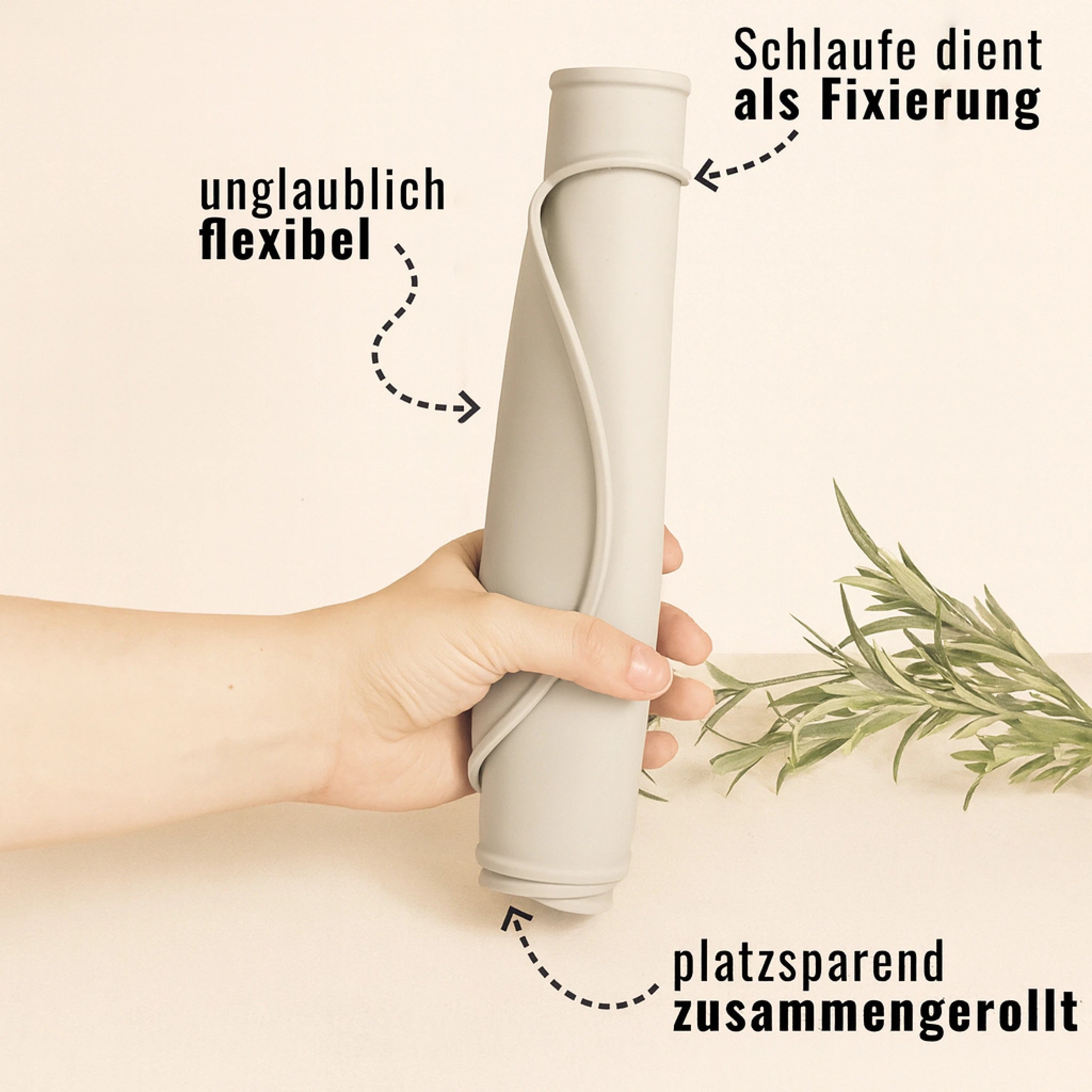 Detail Schlaufe und zusammegerollte Matte. Erhöher Rand – funktional & stilvoll“