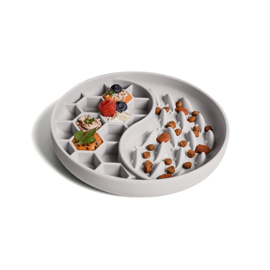 Schleckmatte aus Silikon in grau mit Futter – Anti-Schling-Design, rutschfest & gefriergeeignet